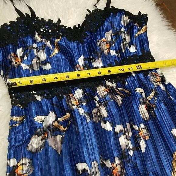 NWT Foxiedox Blue Floral Carmella Pleated Midi Dress - Picture 14 of 15
